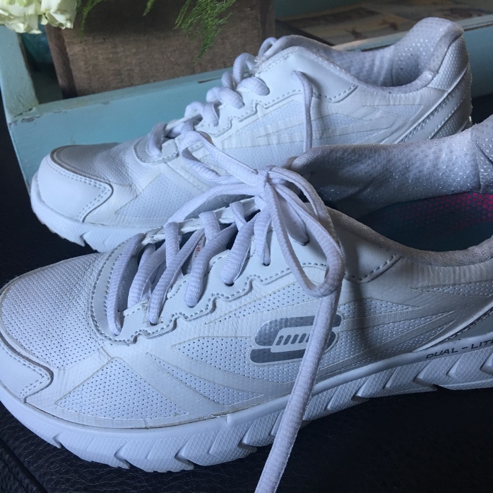 Women’s Skechers Size 6 1/2